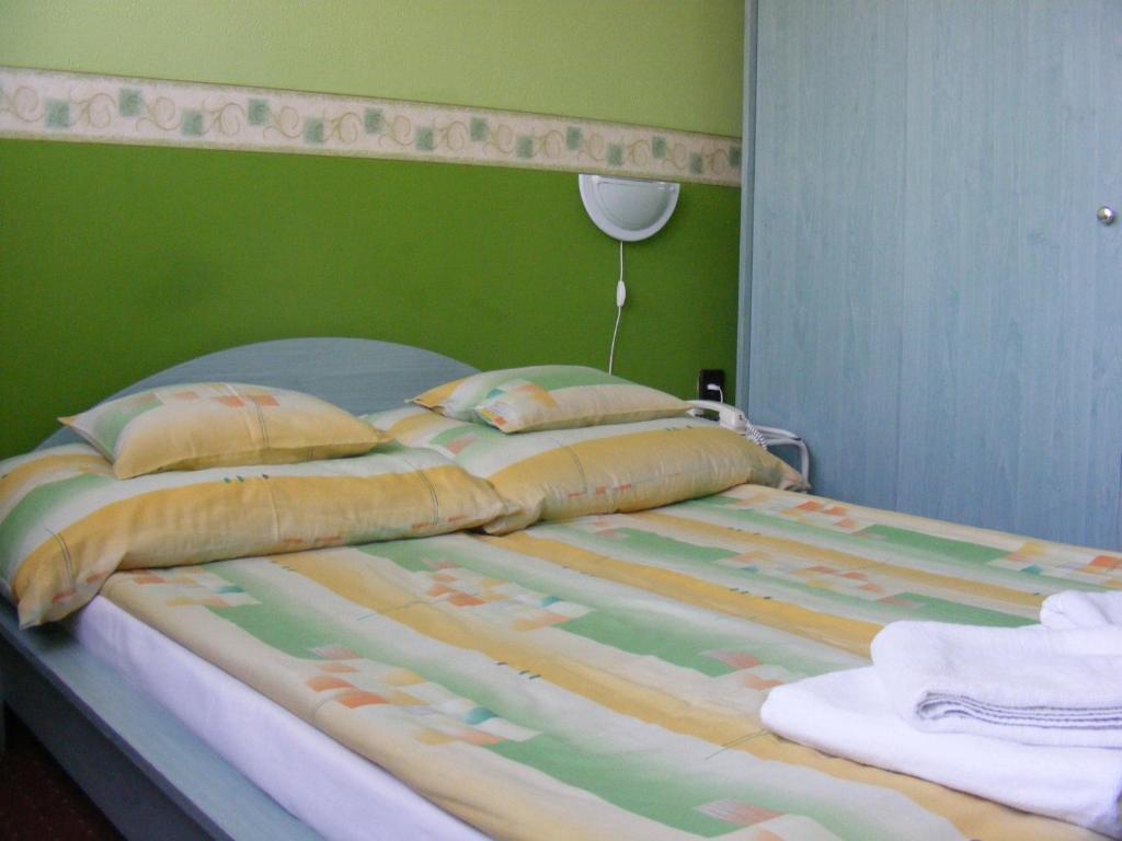 Hotel Pelikan Hodmezovasarhely Ruang foto