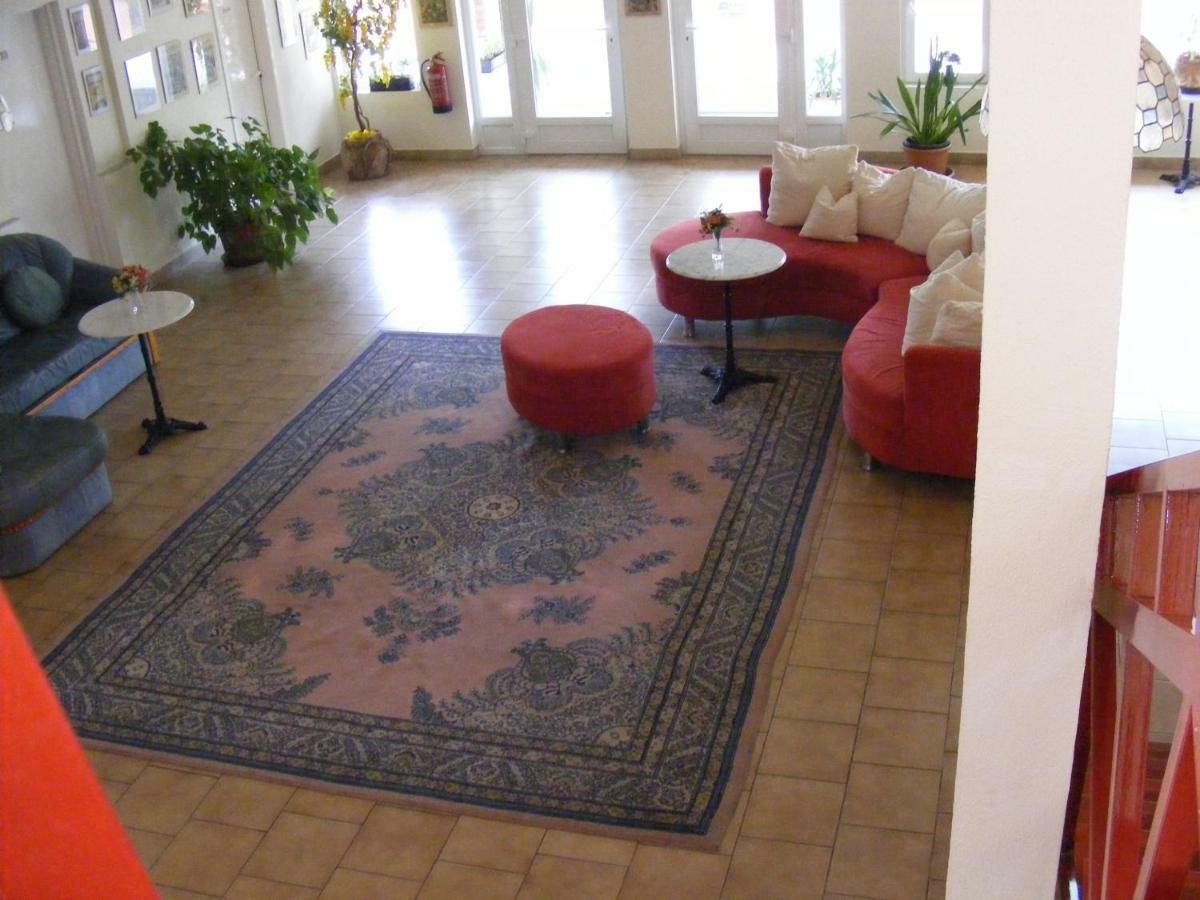 Hotel Pelikan Hodmezovasarhely Bagian luar foto
