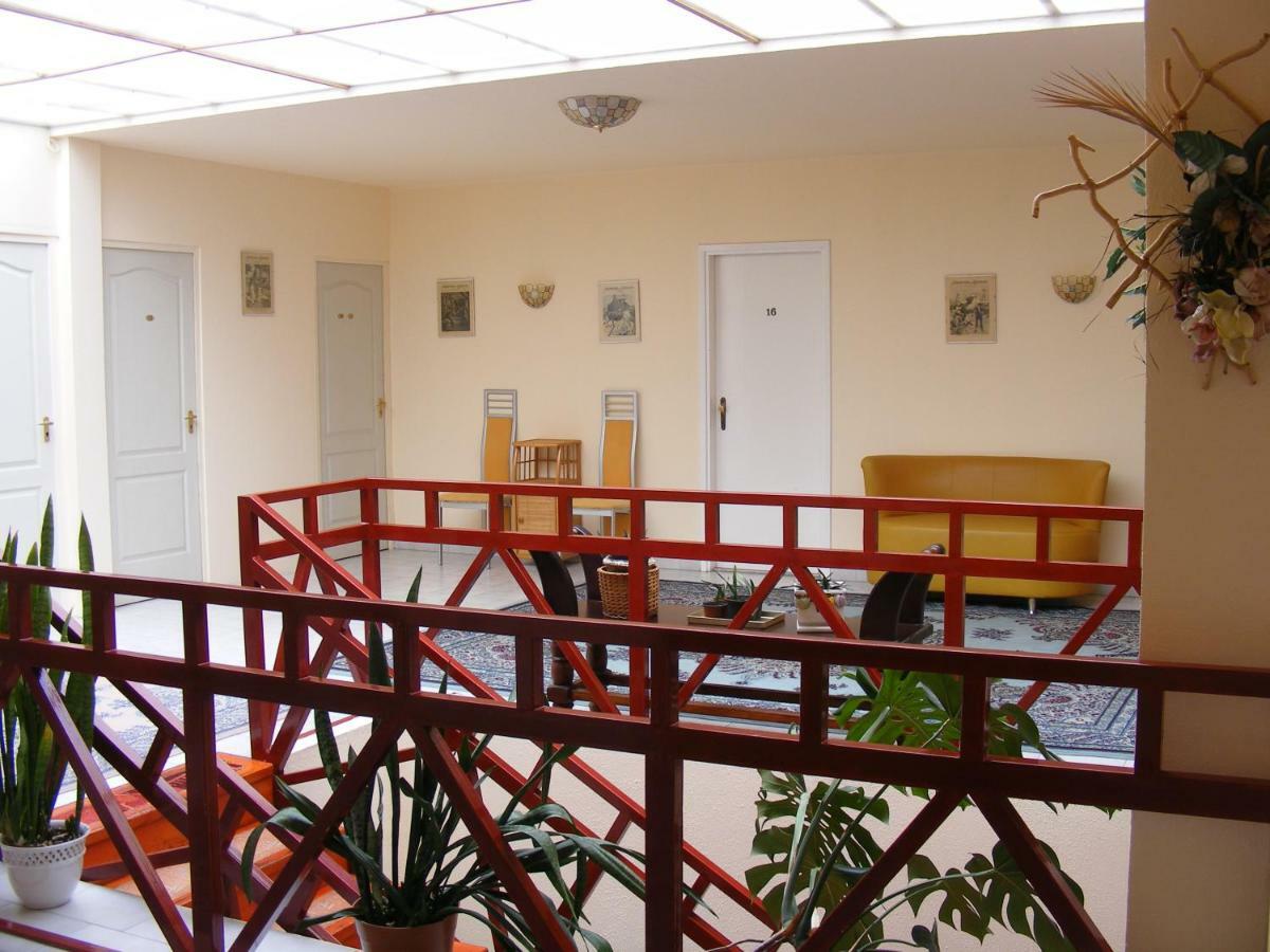 Hotel Pelikan Hodmezovasarhely Bagian luar foto