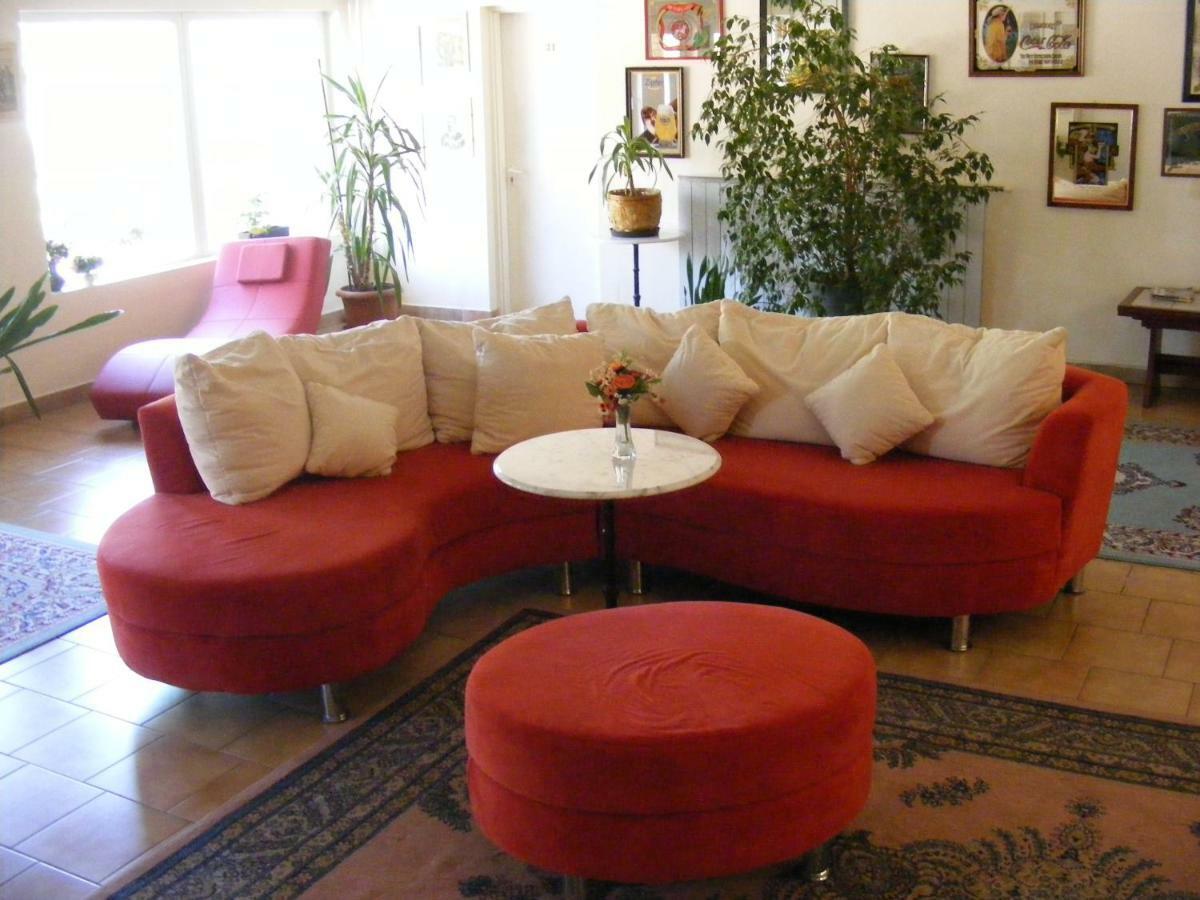 Hotel Pelikan Hodmezovasarhely Bagian luar foto